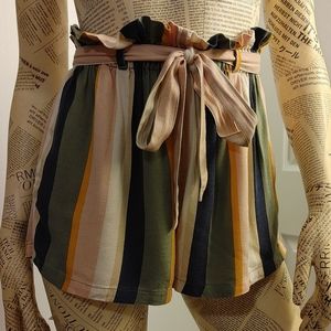 Hollister high-waist paper bag shorts, size XS